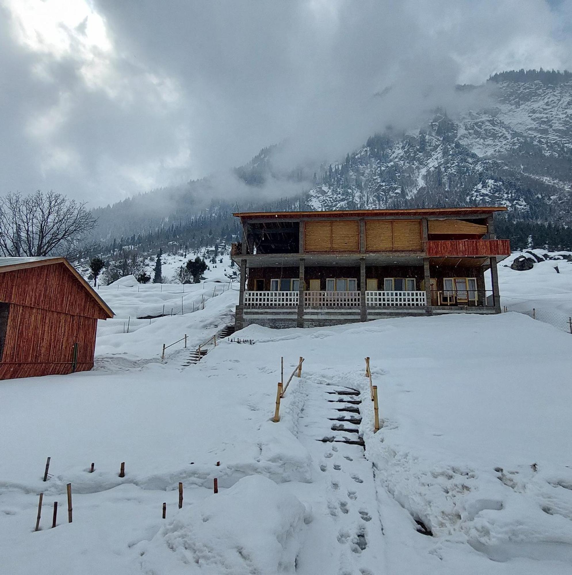 Khana Badosh Resort Kalam Exterior foto